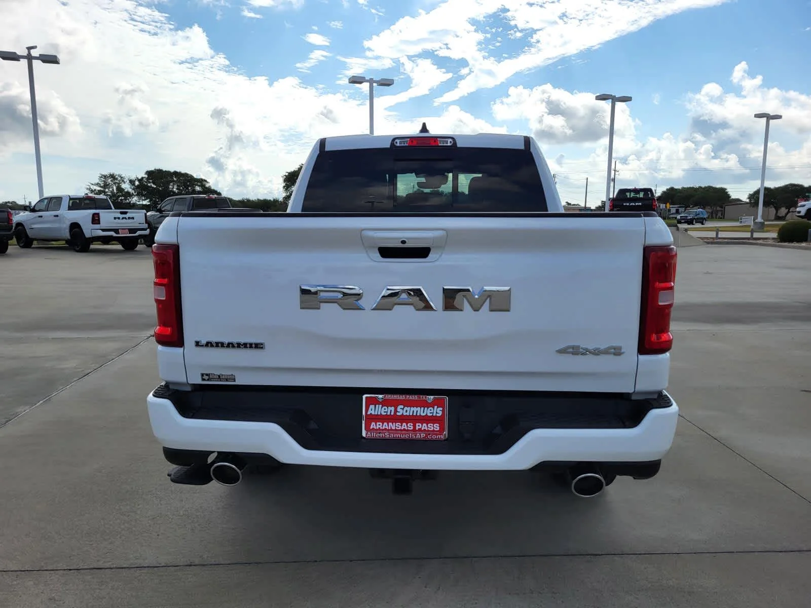 2026 RAM 1500 Laramie - Photo 4