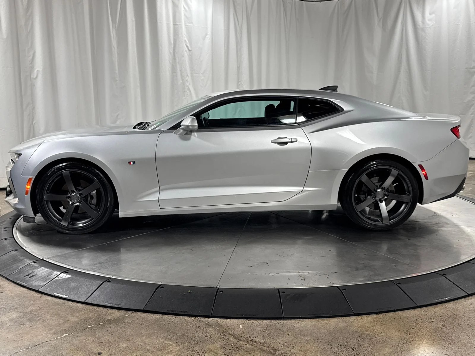Used 2017 Silver Ice Metallic Chevrolet 1LT image 8