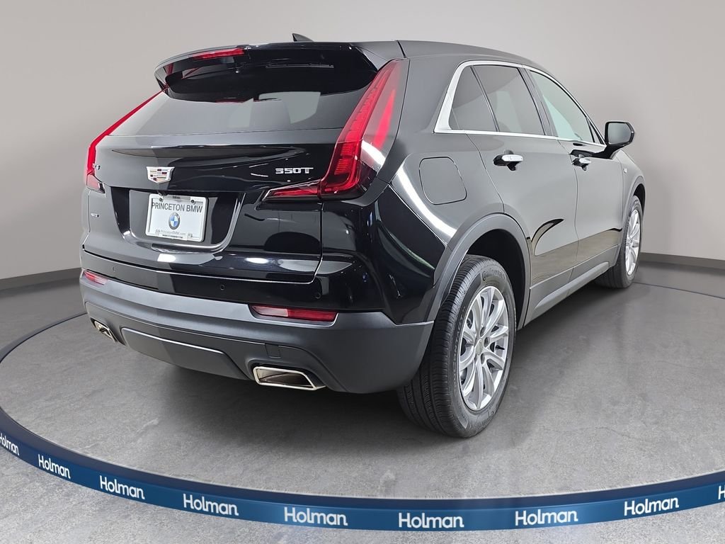 Used 2022 Stellar Black Metallic Cadillac Luxury image 6