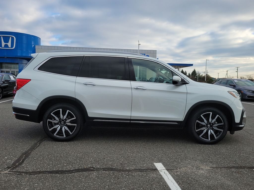 Certified Used 2020 Platinum White Pearl Honda Touring image 7