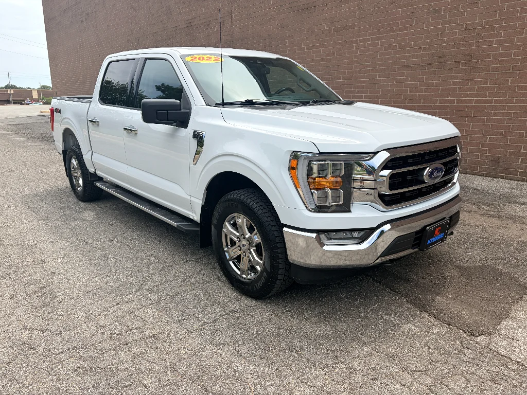 Used 2022 Oxford White Ford XLT image 8
