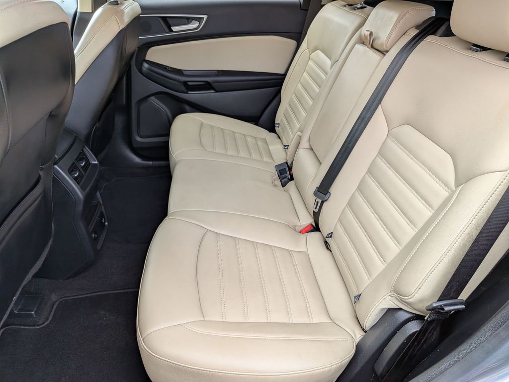 Used 2024 Gray Ford SEL image 26