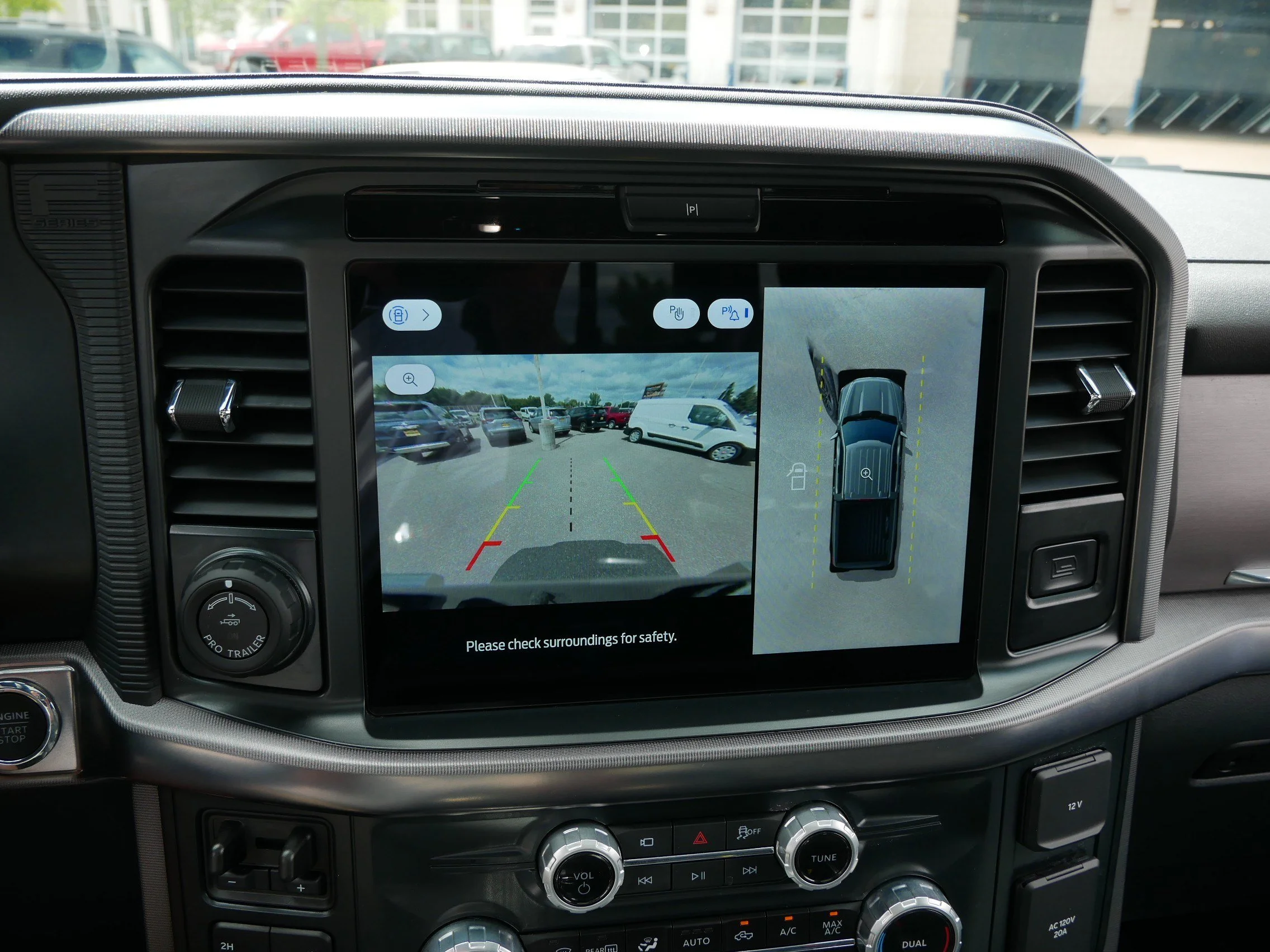 Used 2025 Agate Black Metallic Ford Platinum image 34