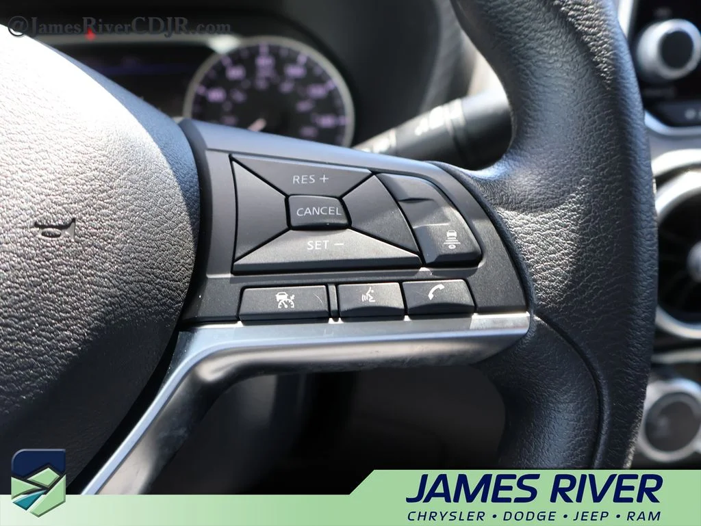 Used 2024 Gray Nissan SV image 27