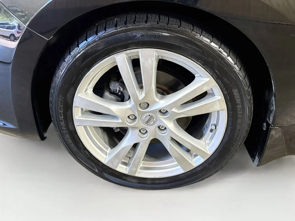 Used 2016 Black Nissan 3.5 SL image 40