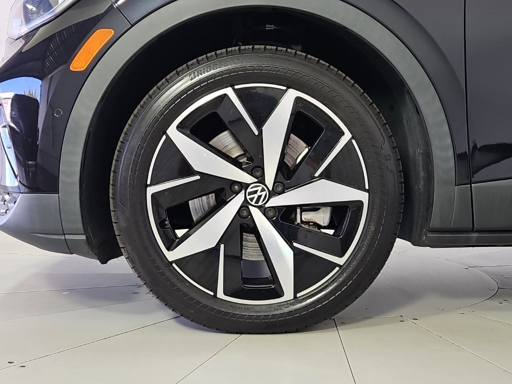 Used 2023 Black Volkswagen S image 5
