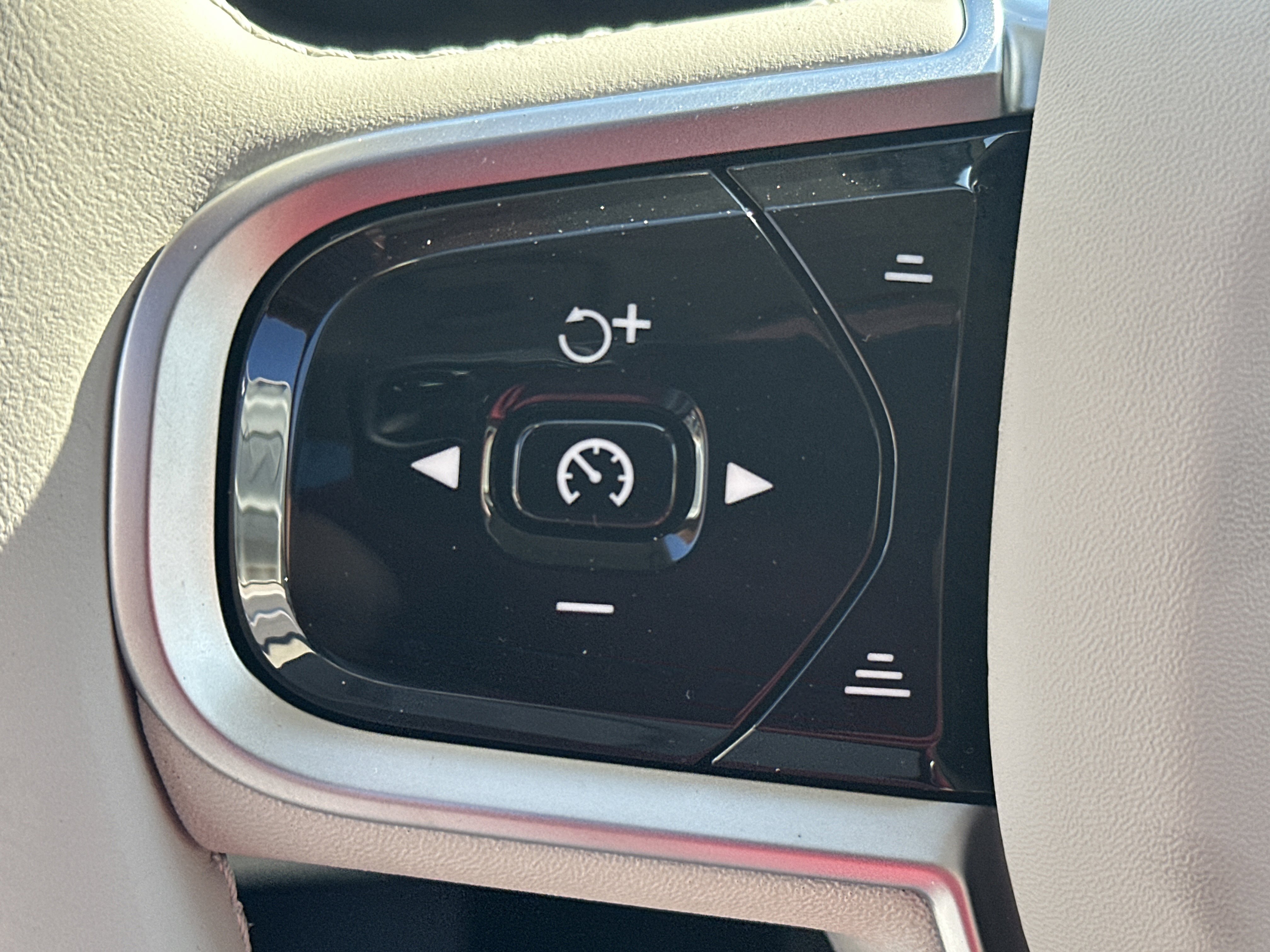 2026 Volvo XC90 Ultra - Photo 18