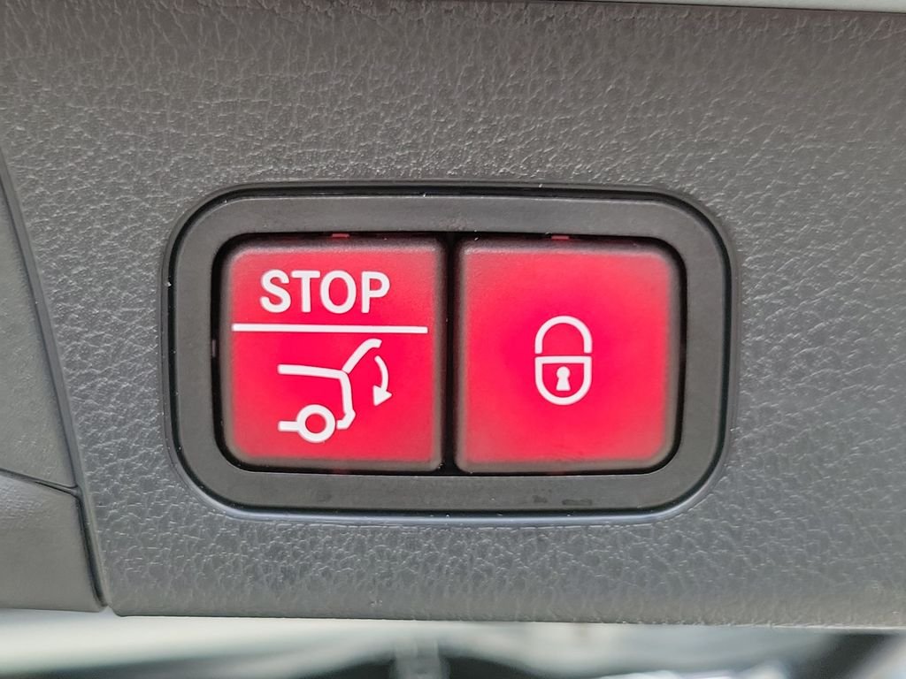 Certified Used 2026 Silver Mercedes-Benz GLB 250 image 10