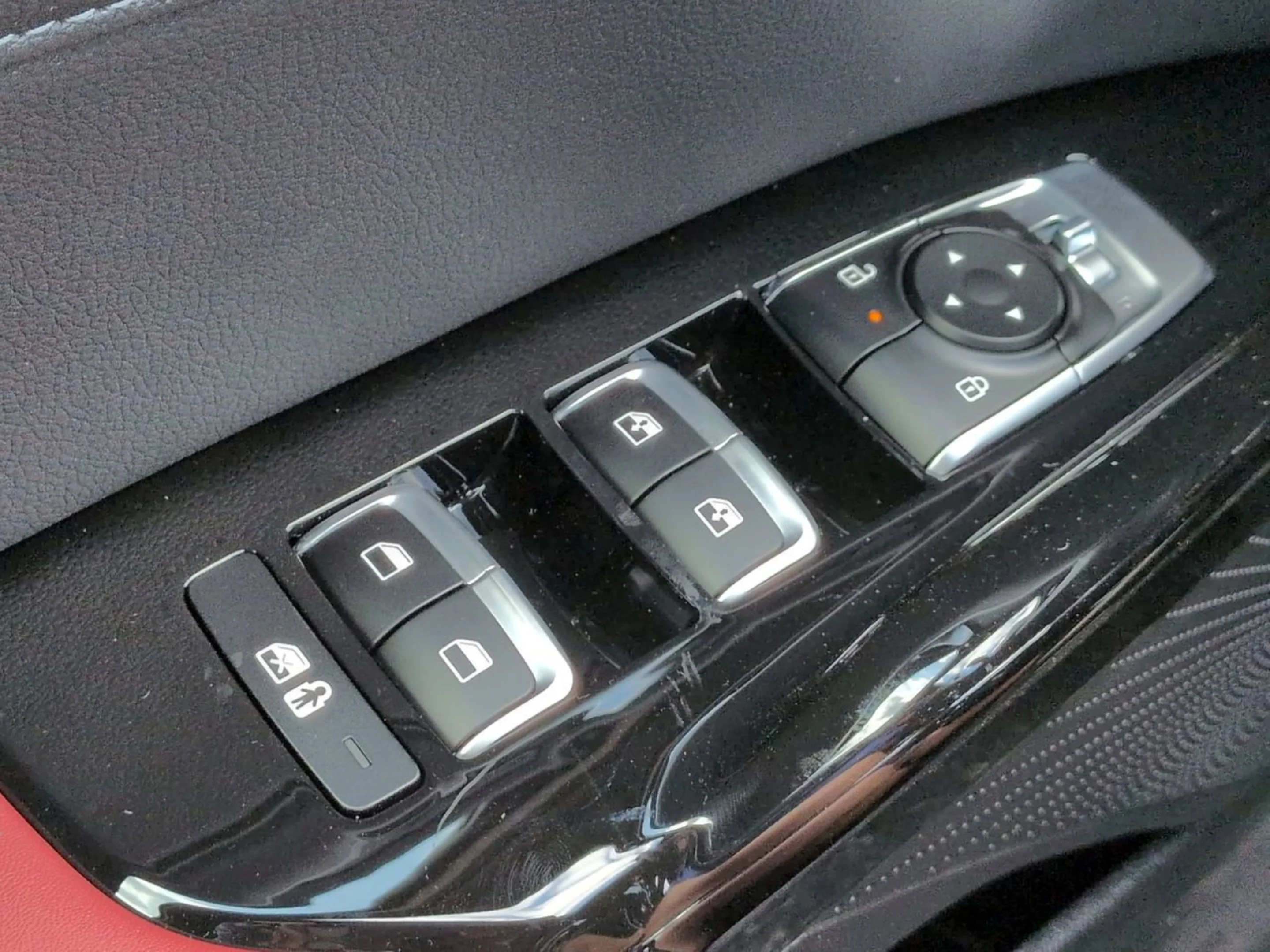 New 2026 Snow White Pearl Kia GT-Line image 23
