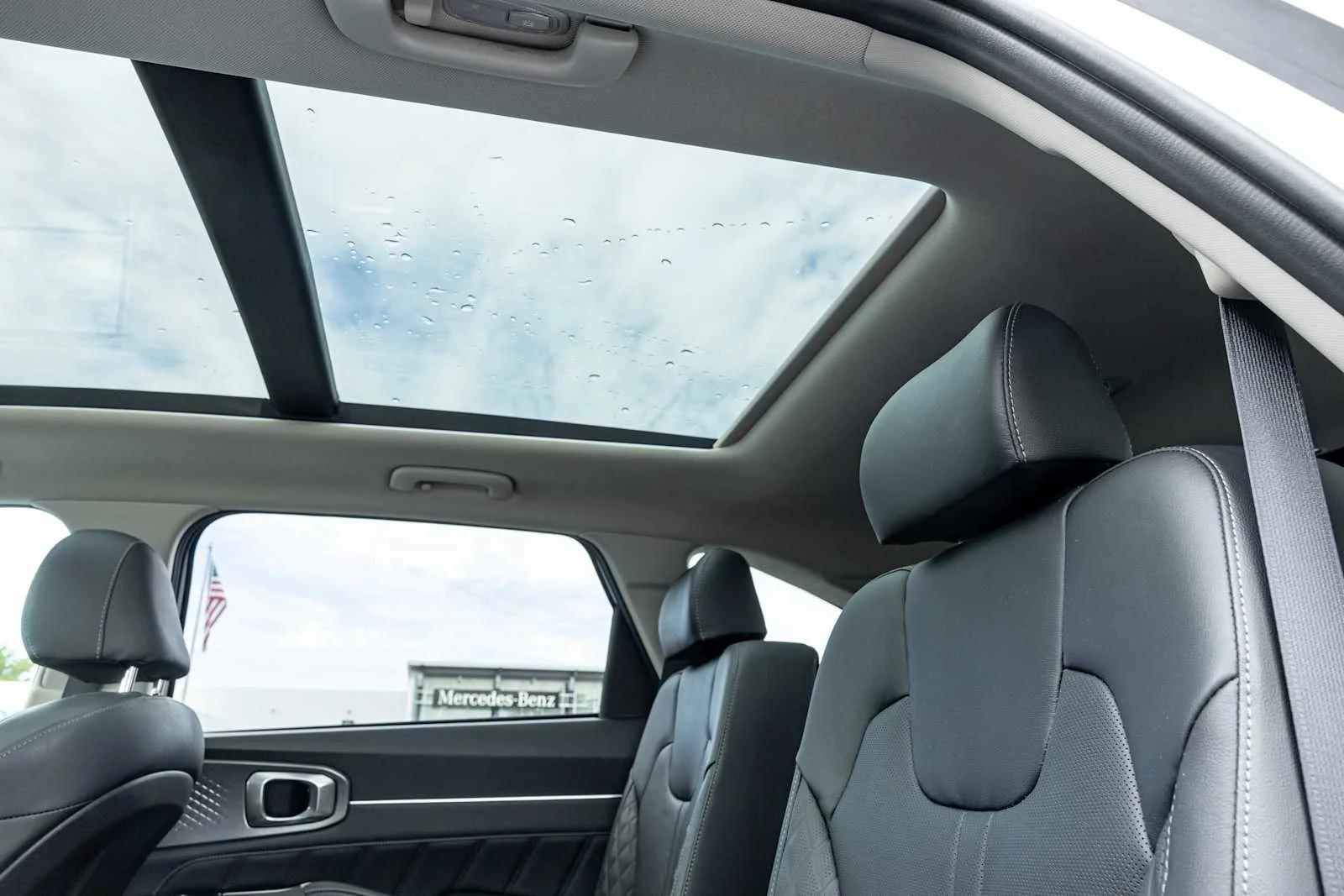 Used 2021 Glacial White Pearl Kia SX Prestige image 36