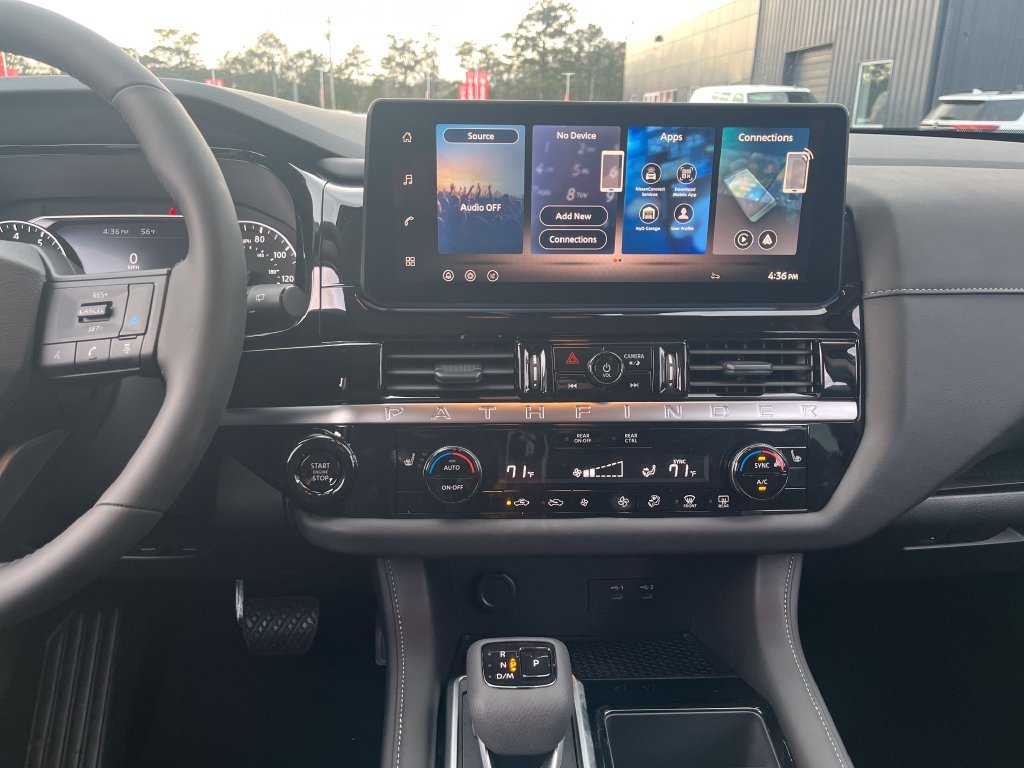 2026 Nissan Pathfinder SV - Photo 18