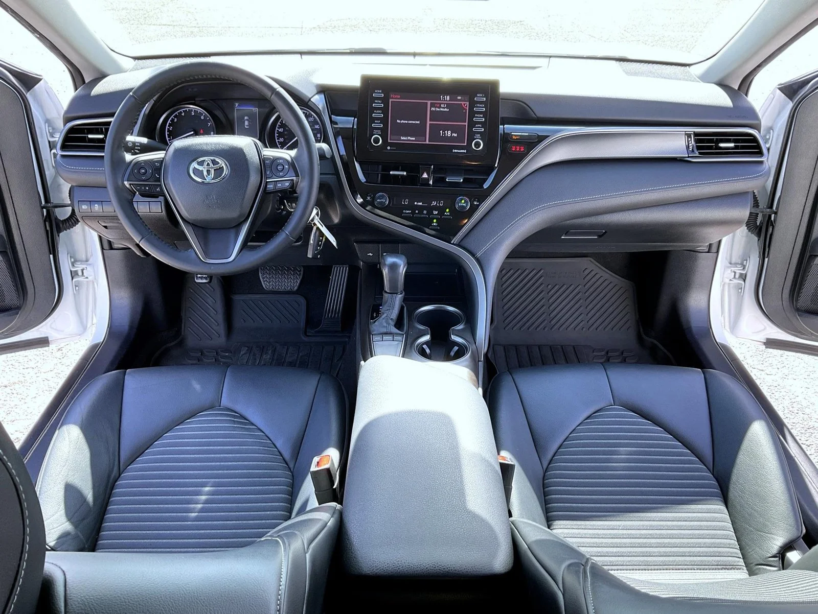 Used 2022 White Toyota SE image 12