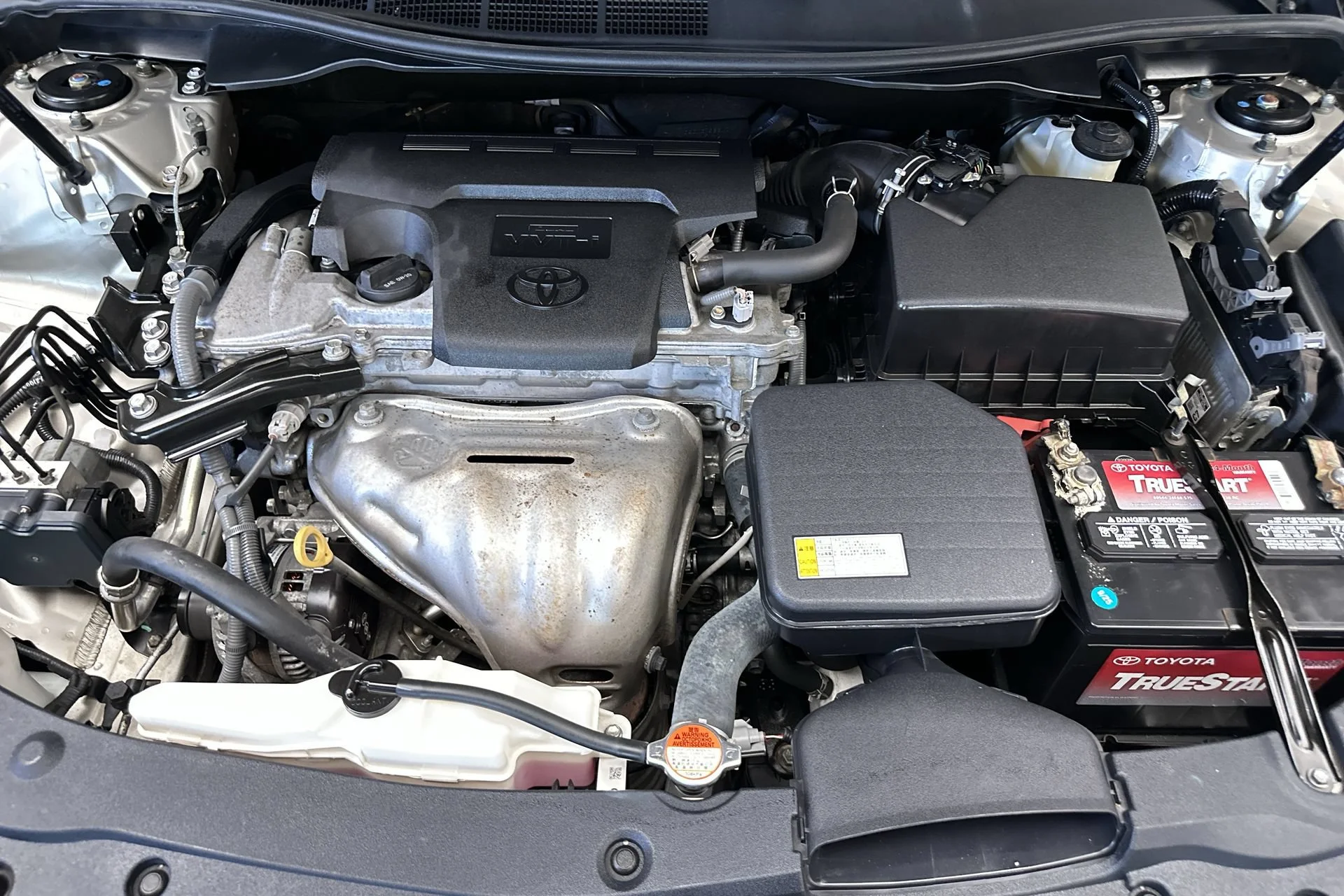 Used 2016 Creme Brulee Mica Toyota SE image 28