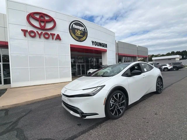 New 2026 Wind Chill Pearl Toyota XSE image 1