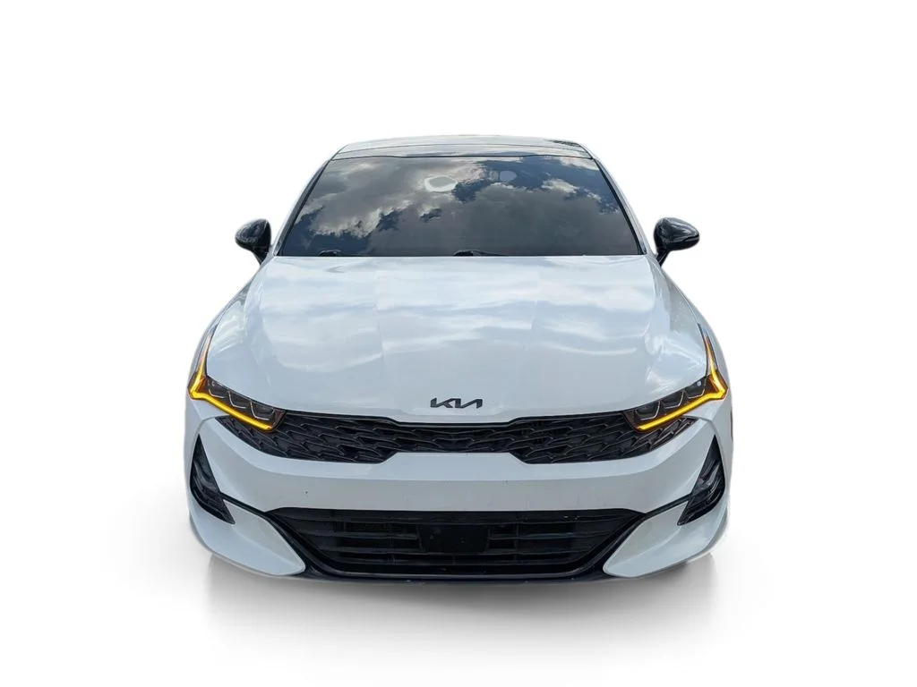 Used 2022 White Kia GT-Line image 2