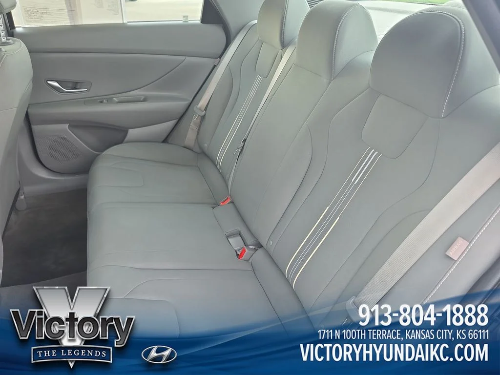 Used 2024 Black Hyundai SEL image 25