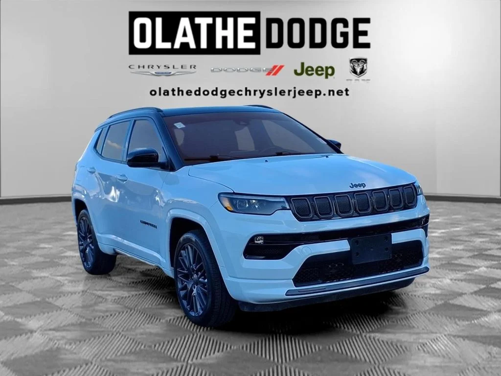 Used 2022 White Jeep High Altitude image 31