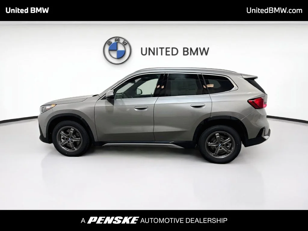New 2027 Space Silver Metallic BMW xDrive28i image 8