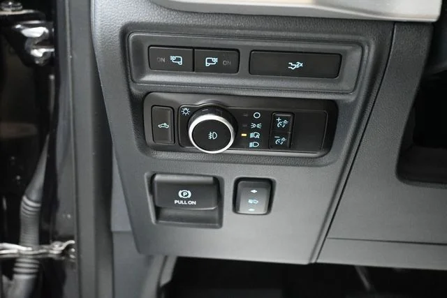 Certified Used 2023 Avalanche Ford XLT image 11