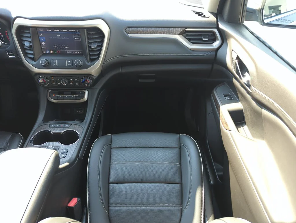 Used 2023 Silver GMC Denali image 15