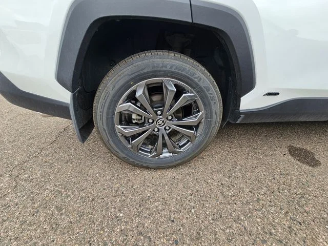 Used 2025 Wind Chill Pearl Toyota XLE Premium image 23