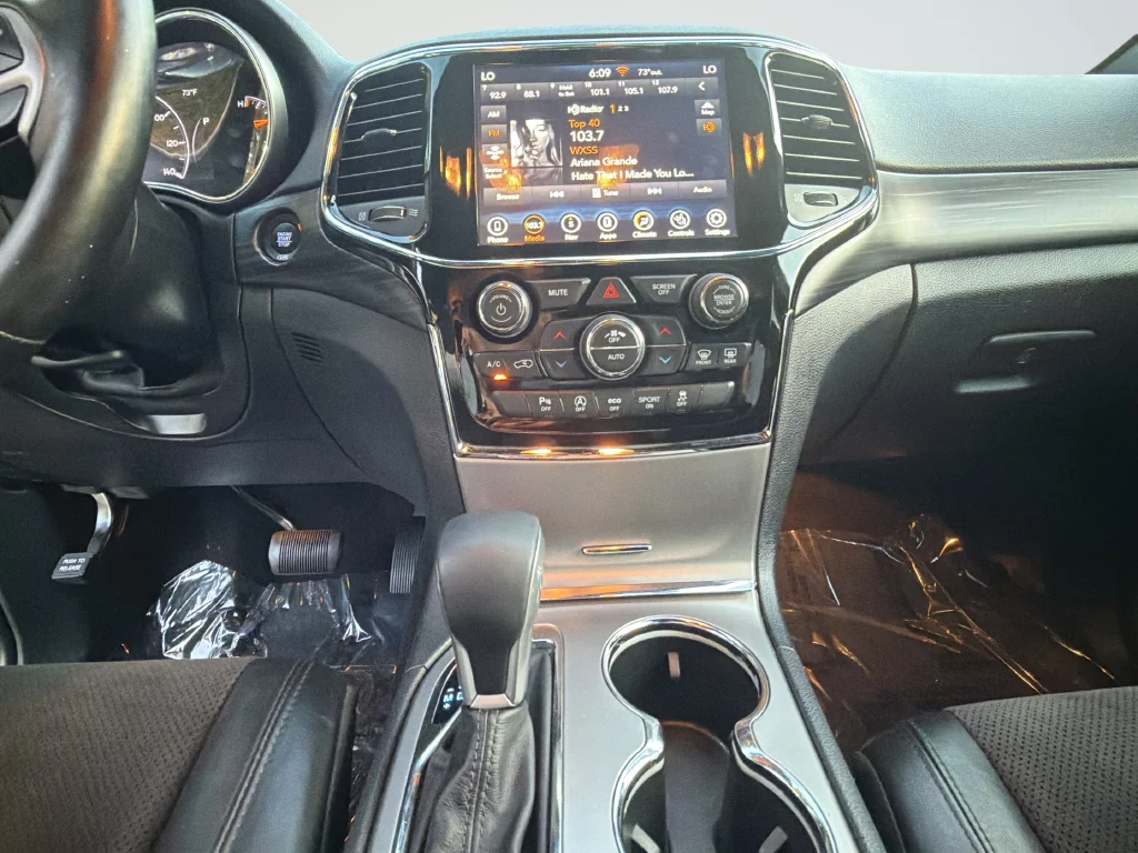 Used 2021 Gray Jeep Laredo X image 20