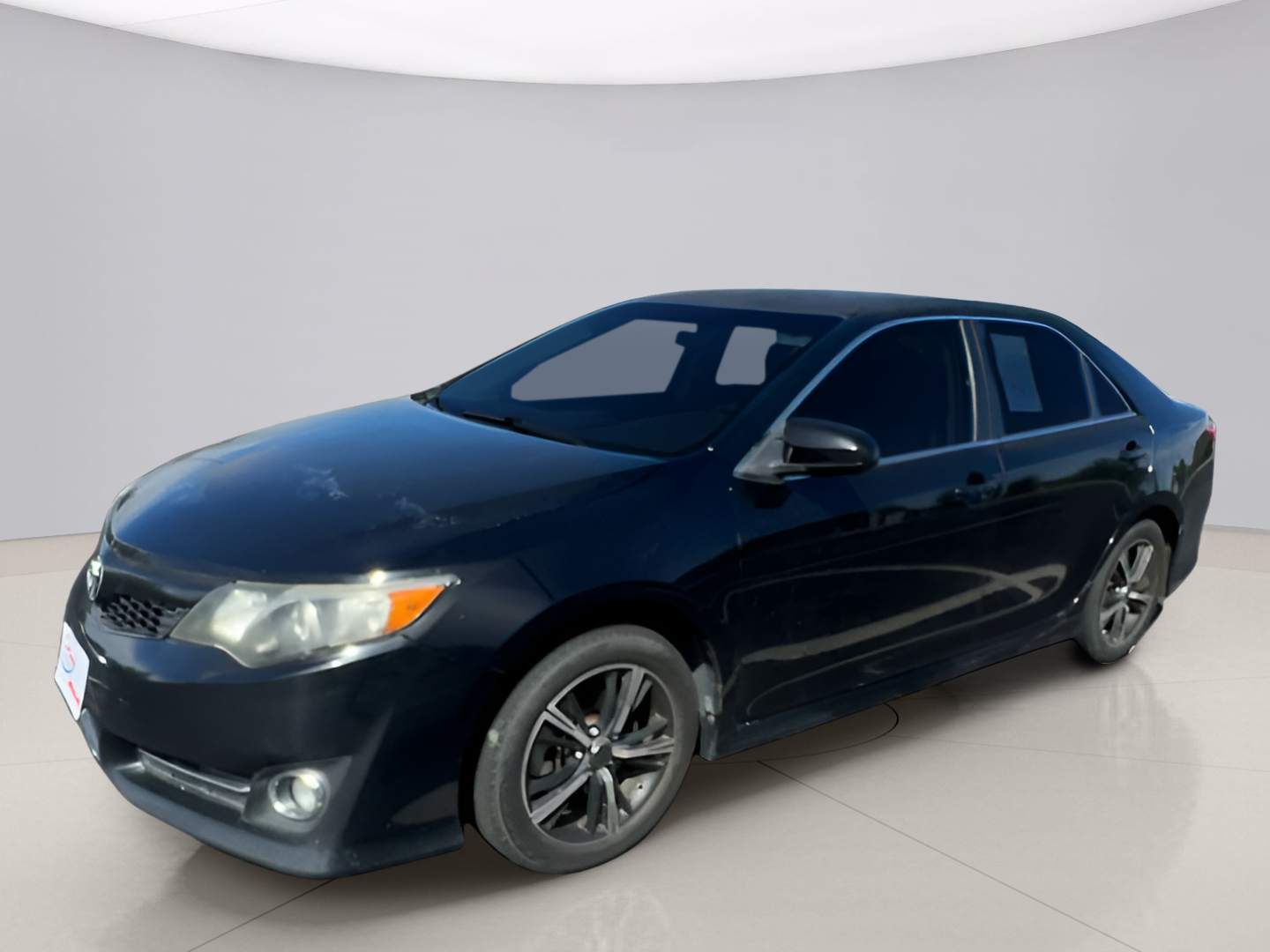 2013 Toyota Camry SE photo 2