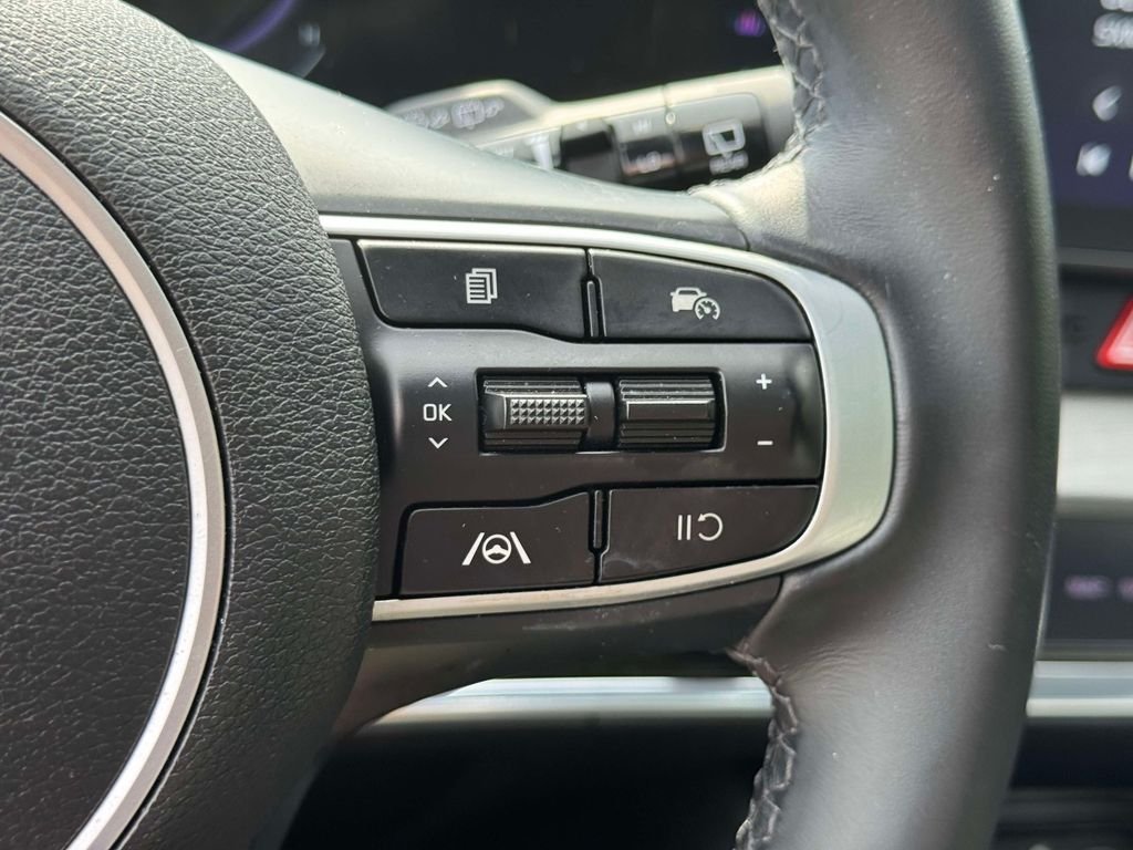 Used 2023 Black Kia X-Line image 21