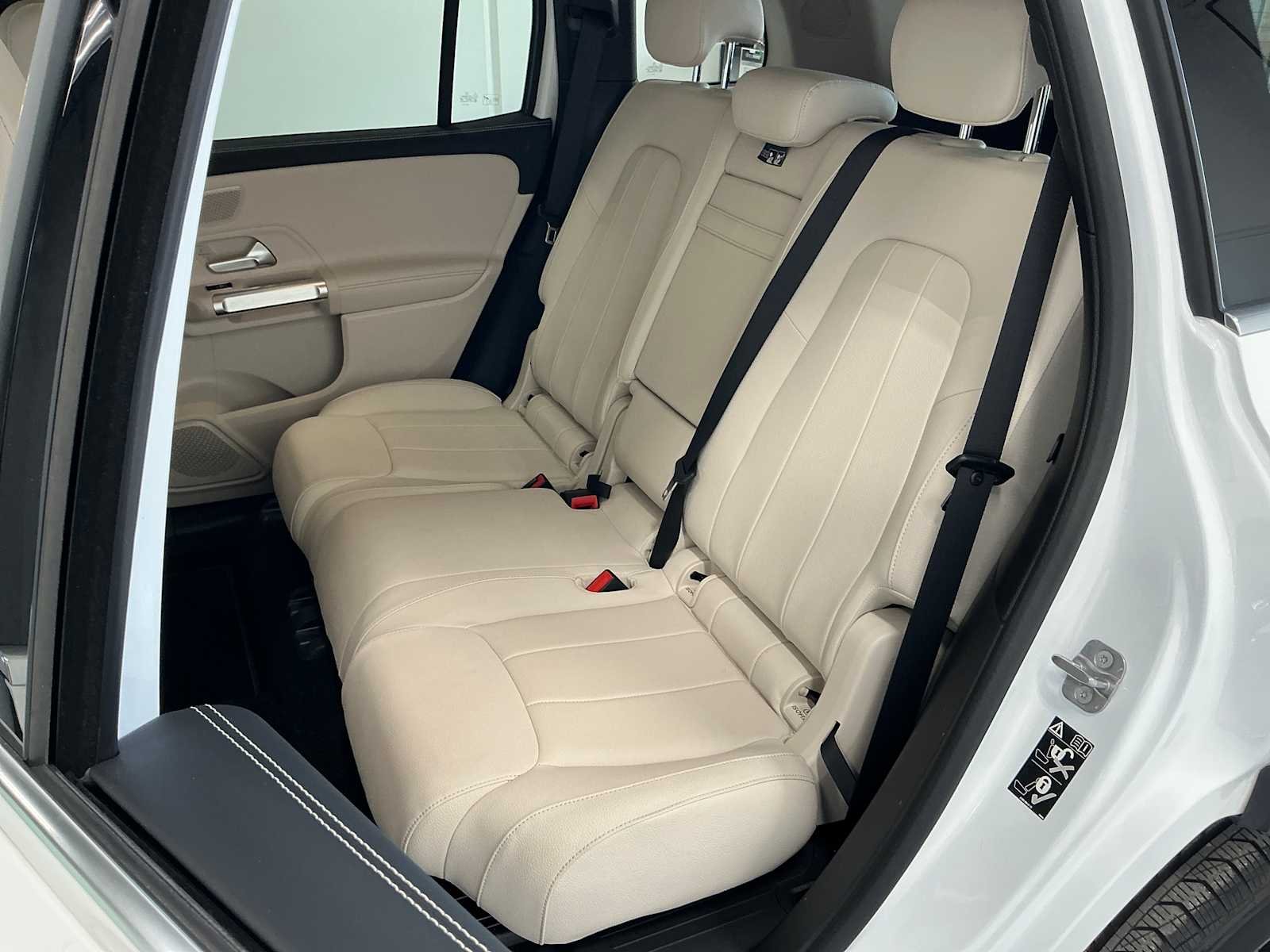 Certified Used 2026 Polar White Mercedes-Benz GLB 250 image 25