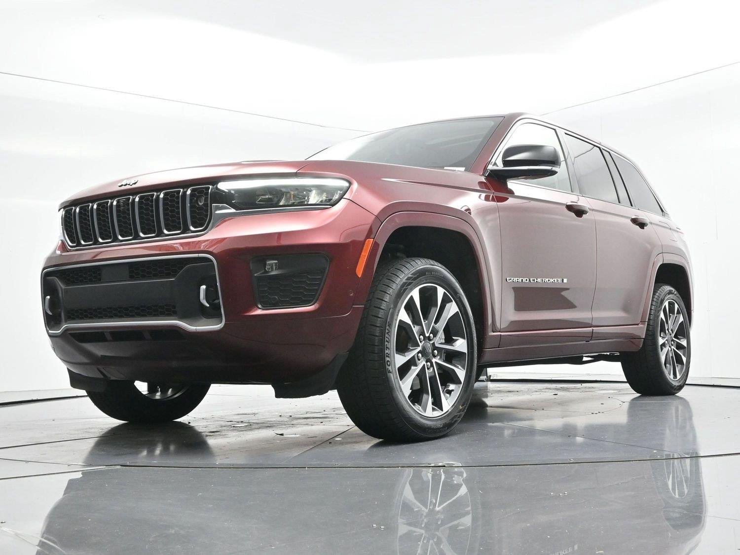 Used 2022 Velvet Red Pearlcoat Jeep Overland image 44