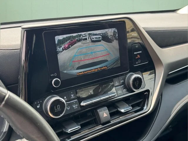 Used 2024 Silver Toyota XLE image 30