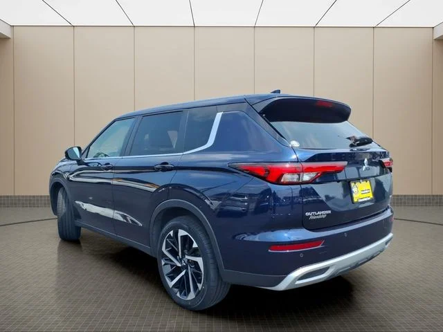 Used 2024 Blue Mitsubishi SE image 8