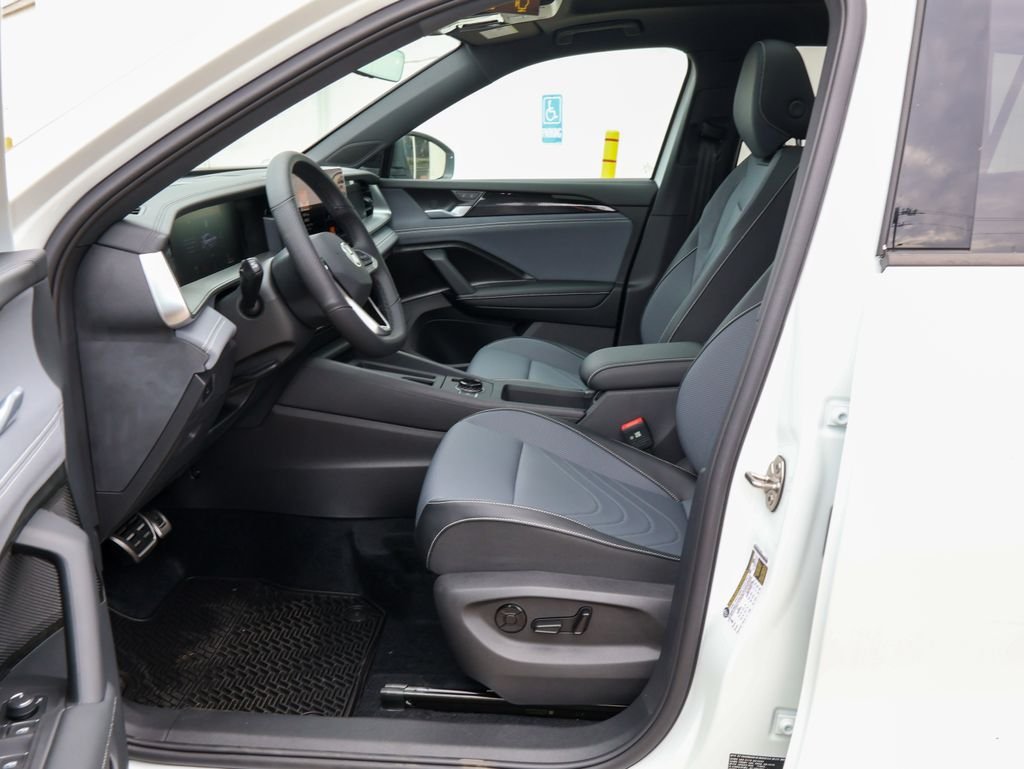 New 2026 White Volkswagen 2.0T SE R-Line Black image 12