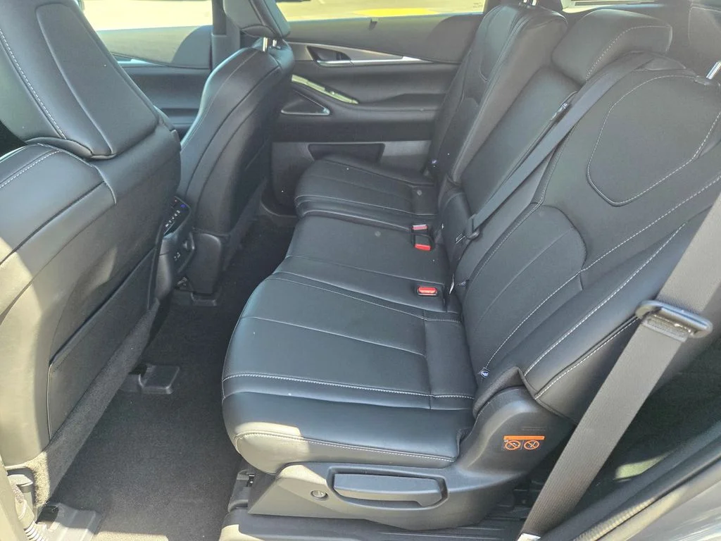 Used 2023 Graphite Shadow INFINITI LUXE image 15