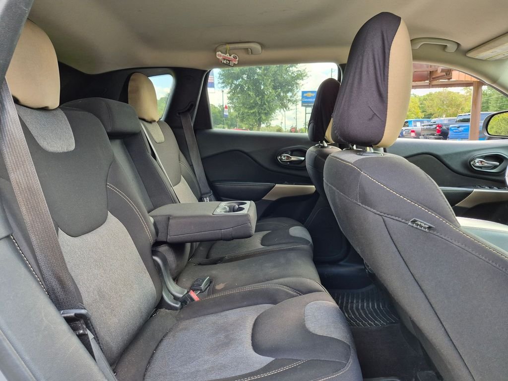 Used 2017 Silver Jeep Sport image 21