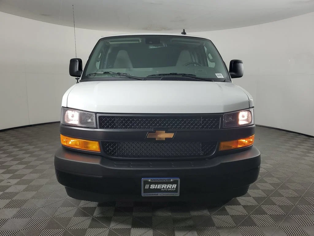 2025 Chevrolet Express Cargo Work Van - Photo 9