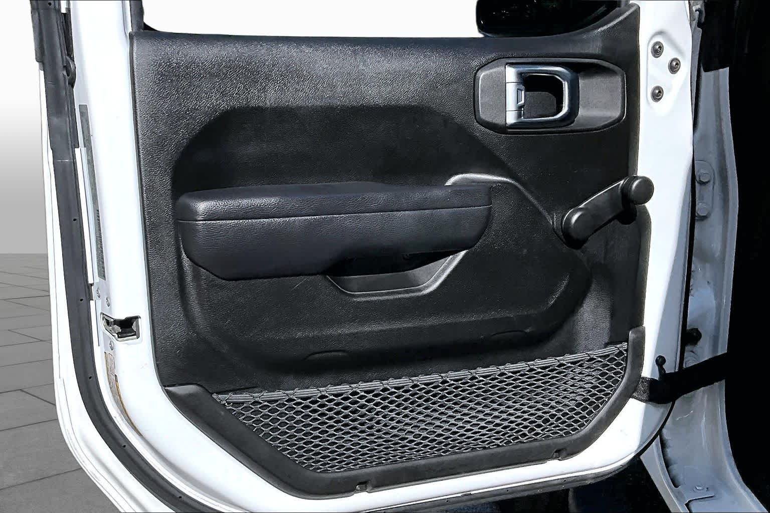 Used 2022 Bright White Clearcoat Jeep Sport image 25