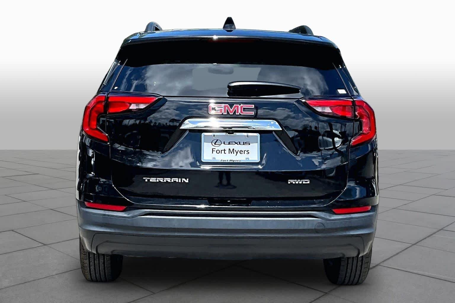 Used 2019 Ebony Twilight Metallic GMC SLE image 5
