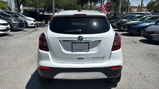 Used 2021 Summit White Buick Preferred image 6