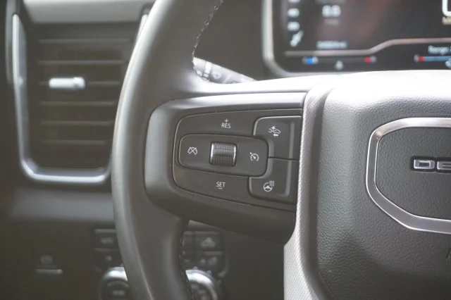 Used 2024  GMC Denali image 27