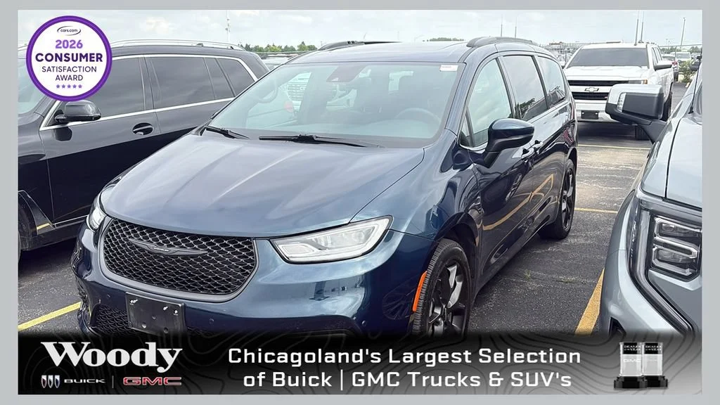 2023 Chrysler Pacifica Touring L AWD's photo