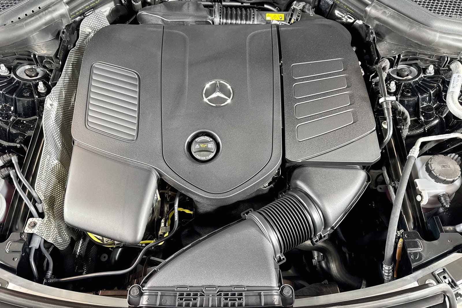New 2027 Black Mercedes-Benz GLC 300 image 28