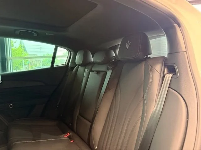 Used 2025 White Maserati Base image 14