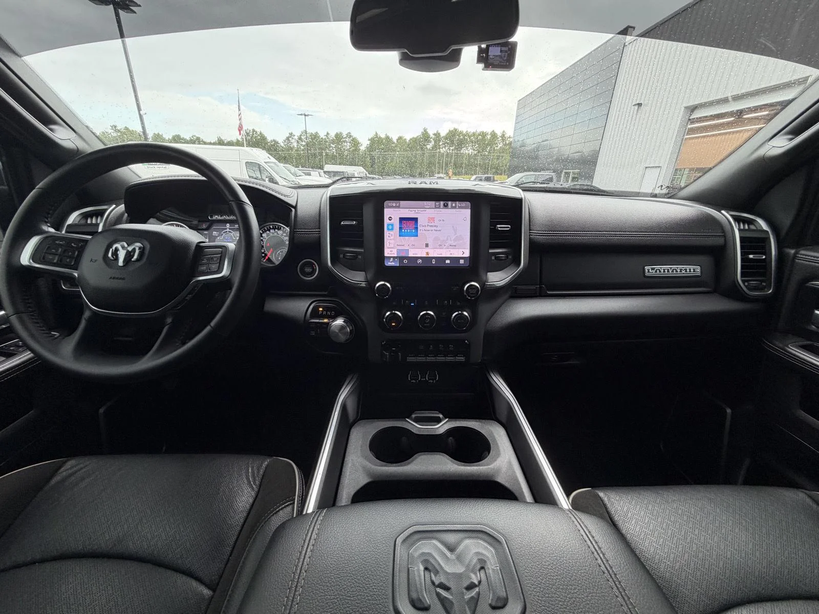Used 2022 Diamond Black Crystal Pearlcoat Ram Laramie image 7