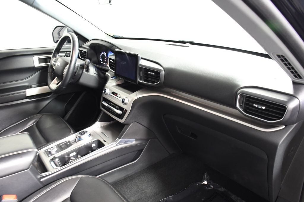 Used 2020 Agate Black Metallic Ford XLT image 19