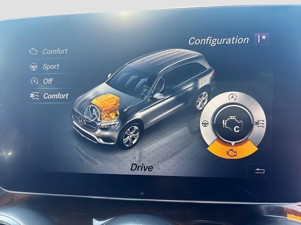 Used 2018 White Mercedes-Benz GLC 300 image 37