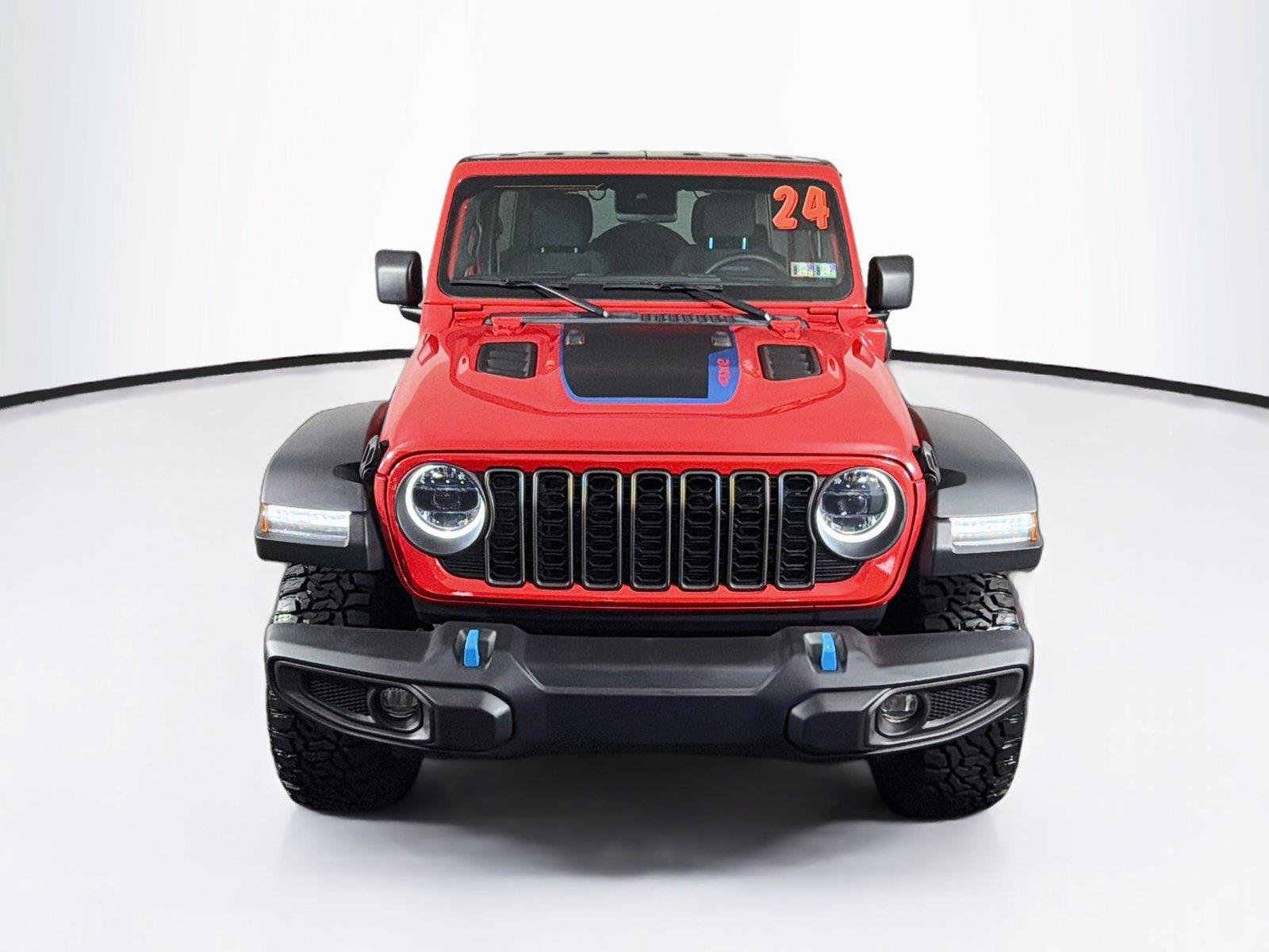 Used 2024 Firecracker Red Clearcoat Jeep Rubicon image 13