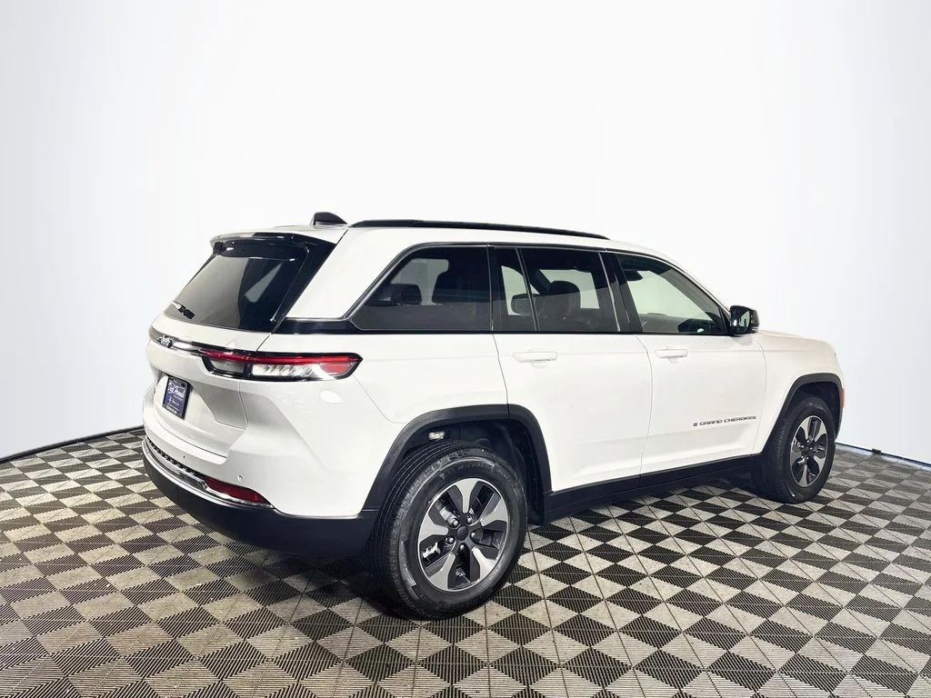 Used 2024 White Jeep 4xe image 6