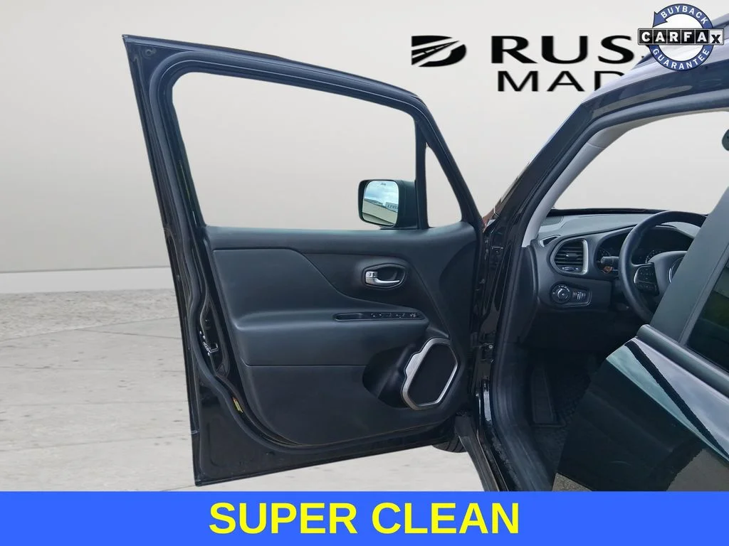 Used 2022 Black Jeep Latitude image 33
