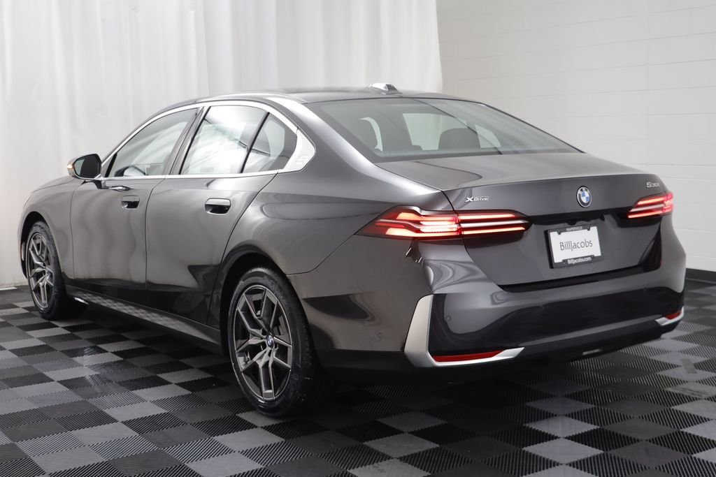 New 2026 Dark Graphite Metallic BMW 530i xDrive image 16